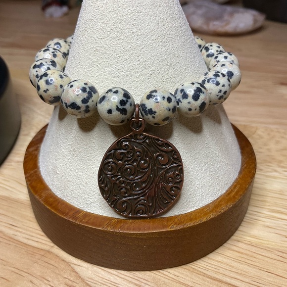 Dalmatian (10 mm) with Copper Scroll Charm - Picture 8 of 9